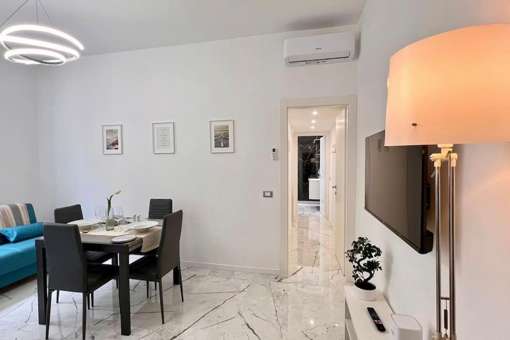 Urban House - Modern Flat Navigli Center Milan